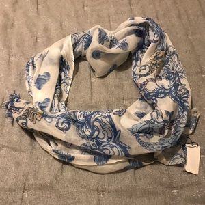 Cute versatile scarf